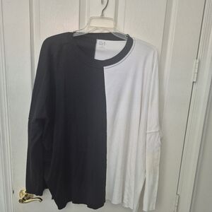 Planet By Lauren G Black and White Long Sleeve Shirt